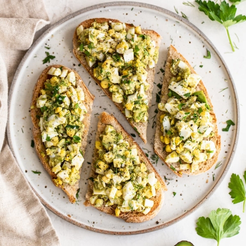 breakfast healthy quick avocado toast egg